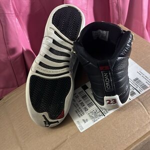 Jordan 12 size : Y6/W8